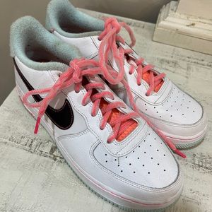 Women’s Air Force 1’s.